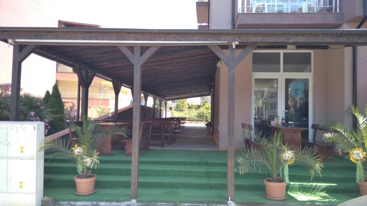 Guest Rooms Venera Primorsko Exterior photo